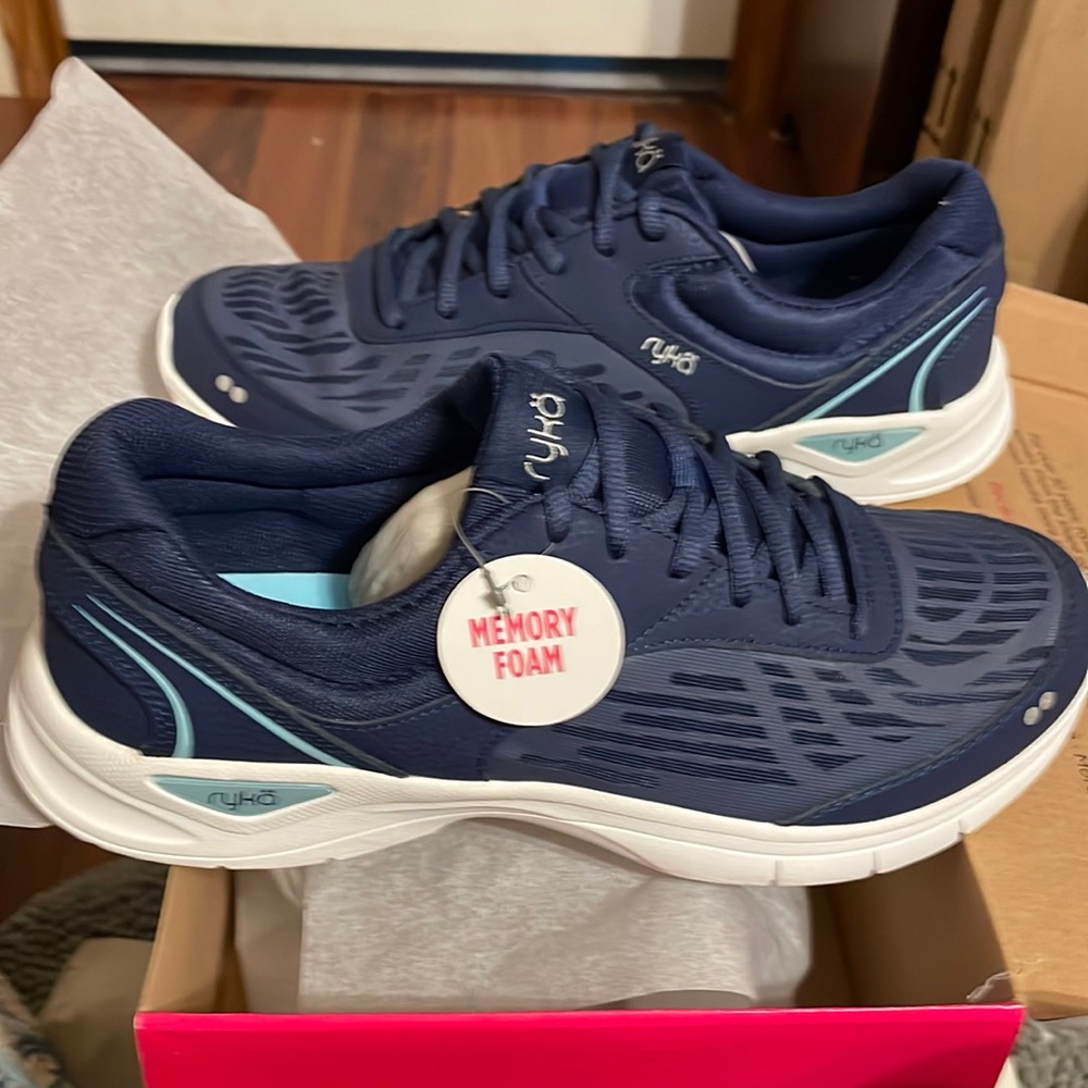 Women’s Rae 2 Ryka walking shoe